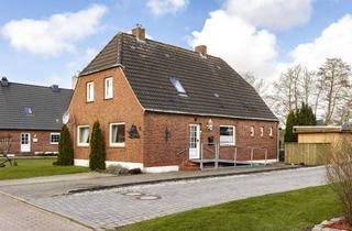 Einfamilienhaus kaufen in 25813 Husum, Einfamilienhaus mit großem Grundstück am Stadtrand von Husum