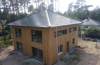 Anlageobjekt in 16348 Wandlitz, Anlageobjekt, vermietetes Zweifamilienhaus in Seenähe Wandlitz / OT Stolzenhagen