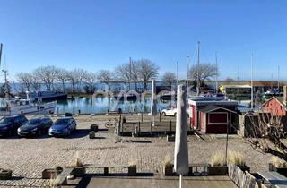 Wohnung kaufen in 23769 Fehmarn, 3-Zimmer-Wohnung mit wundervollem Hafen - und Ostseeblick.