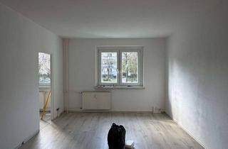 Wohnung mieten in Stendaler Straße 55, 12627 Hellersdorf (Hellersdorf), Kleines Apartment mit Wannenbad - Grüne Lage - leider ohne Balkon!
