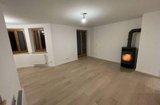 Wohnung mieten in Pitzenweg, 82544 Egling, Hochwertig sanierte EG-Wohnung mit seperatem Garten, beleuchteter Pool, Terrasse und 2 E-Ladeplätze