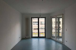 Wohnung mieten in Henny-Porten-Straße, 12627 Hellersdorf (Hellersdorf), Helles Apartment mit Wintergarten - Aufzug und Wannenbad! Für max. 2 Personen!