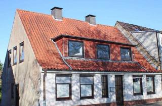 Haus mieten in Stadtfeld 14, 24837 Schleswig, Wohnen wie im eigenen Haus: 3-Zi-Wohnung mit großem Garten, Garage in Schleswig