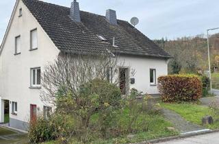 Einfamilienhaus kaufen in 51570 Windeck, Windeck - Eigenheim mit viel Wohnfläche für kreative Renovierer