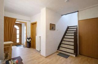 Haus kaufen in 34399 Oberweser, Charmantes Zweifamilienhaus mit sonnigem Südgarten und Nebengebäude im Wesertal