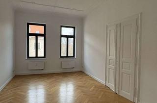 Wohnung mieten in 04315 Neustadt-Neuschönefeld, Großzügige 5-Zimmer Wohnung mit Balkon im 3. OG in Leipzig-Neustadt-Neuschönefeld