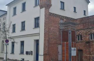 Wohnung mieten in Güstrower Straße 12, 17192 Waren, Waren * renovierte EG-2-Zimmer-Wohnung *neue Küche * zentrumnah und ruhig * Tageslicht: Bad+ Küche