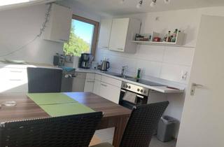 Wohnung mieten in 97074 Frauenland, Exklusive 2,5-Zimmer-Dachgeschosswohnung im Frauenland, teilmöbliert, nur an berufst. Single