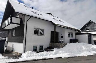 Haus kaufen in Auf Der Weide, 59955 Winterberg, Schönes 3 Familienhaus mit 2 vermieteten Einheiten und einem Zweitwohnsitz