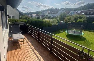 Wohnung kaufen in 33615 Bielefeld, Bielefeld - Kernsanierte 4-Zimmer Wohnung mit 45qm DG in ruhiger Lage