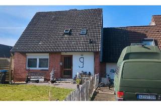 Haus kaufen in 25358 Horst, Horst (Holstein) - DHH 1970 , 100 m2 668m2 30er Zone , Sackgasse Grundschule