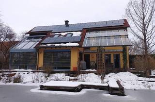 Einfamilienhaus kaufen in 97355 Kleinlangheim, Kleinlangheim - Freistehendes Einfamilienhaus mit uneinsehbarem Garten