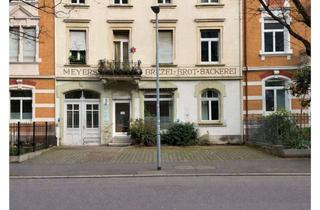Wohnung kaufen in 79104 Neuburg, Altbauflair mit großzügigen Deckenhöhen und viel Stauraum – 2-Zimmer-Wohnung in Bestlage Neuburg