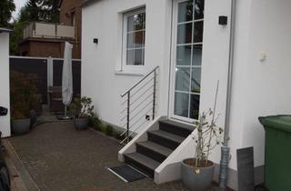 Wohnung mieten in Hennefer Str 25, 53757 Sankt Augustin, Moderne 1 Zimmer Wohnung mit Terrasse ,Einbauküche,Stellplatz in ruhiger Lage . Nur an Einzelperson
