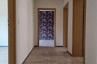 Wohnung mieten in Waisenhausstraße 15, 03119 Welzow, unrenovierte 4-Zimmer-Wohneinheit in ruhiger Wohnanlage