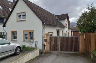 Haus kaufen in Darmstädter Straße 53, 64404 Bickenbach, Zweifamilienhaus in Bickenbach mit Renovierungsbedarf