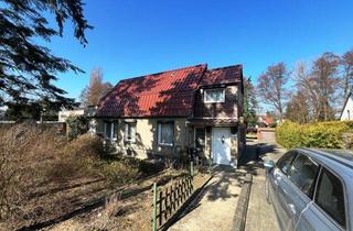 Einfamilienhaus kaufen in 16341 Zepernick, kl EFH mit Garagen, Werkstatt auf teilbaren Grundstück in Zepernick