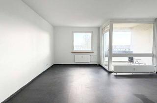 Wohnung kaufen in 30851 Langenhagen, Renovierte leerstehende 1-Zimmer-Wohnung mit Balkon & TG-Stellplatz!