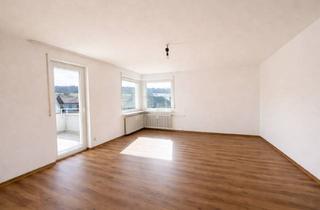 Wohnung kaufen in 75334 Straubenhardt, Erstbezug nach Sanierung: Helle 2-Zimmer-Wohnung mit Südbalkon, EBK & Tiefgarage in Top-Lage