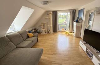 Wohnung kaufen in 85258 Weichs, Helle 3‑Zi.-DG-Wohnun mit Dachspitz, 2 Balkonen & Garten (85258 Weichs)