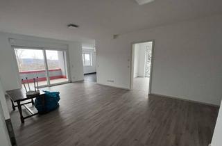 Wohnung mieten in Adolf-Ludwig-Ring 12, 66955 Pirmasens, Attraktive 3-Zimmer-Wohnung im Erdgeschoss, 134 m² – Waldblick, Loggia & Balkon