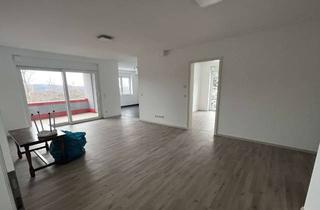 Wohnung mieten in 66955 Pirmasens, Attraktive 3-Zimmer-Wohnung im Erdgeschoss, 134 m² – Waldblick, Loggia & Balkon