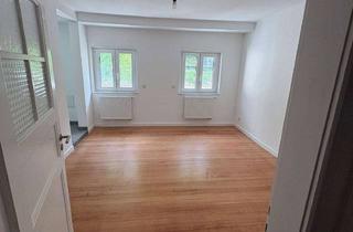 Wohnung mieten in Balzenbergstraße 55, 76530 Innenstadt, renovierte 2-Zimmer DG-Wohnung zu vermieten