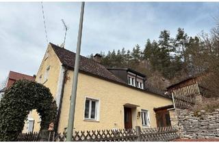 Haus kaufen in 93133 Burglengenfeld, Burglengenfeld - Freistehendes Häuschen - Handwerkerhaus - provisionsfrei