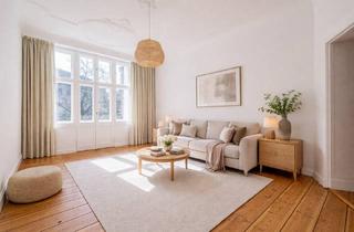 Wohnung kaufen in 12051 Berlin, Berlin - Erstbezug nach Sanierung - bezugsfreie 2-Zimmer-Wohnung mit charmanten Altbaudetails