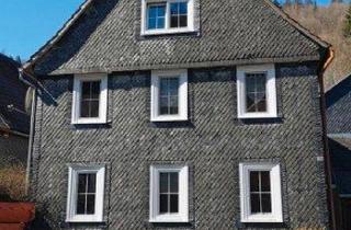 Haus kaufen in 98744 Oberweißbach, Schwarzatal - Zweifamilienhaus, teil-vermietet, Eigennutzung oder Kapitalanlage