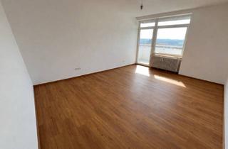 Wohnung kaufen in 94034 Grubweg, Helle 2‑Zimmer‑Wohnung mit Balkon & Einbauküche – Garage inklusive