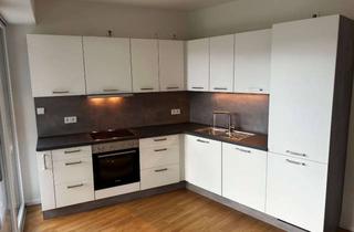 Wohnung mieten in Helga-Hahnemann-Straße, 12439 Niederschöneweide, Spreeblick inklusive: Helle 3-Zimmer-Wohnung mit Terrasse, Garten & Einbauküche