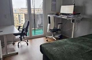 Wohnung mieten in Martin-Riesenburger-Straße 42, 12627 Hellersdorf, Schöne 4 Zimmer Wohnung mit Aufzug ab 01.07.2026