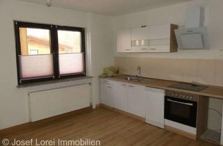 Wohnung mieten in 36088 Hünfeld, Ergeschosswohnung mit EBK, Echtholzdielen und Terrasse