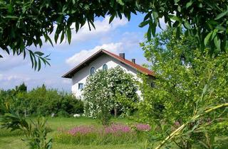 Wohnung mieten in 84574 Taufkirchen, Für Garten- und Naturliebhaber: Helle 4-Zimmer Wohnung Nähe Kraiburg auf Hof in Alleinlage