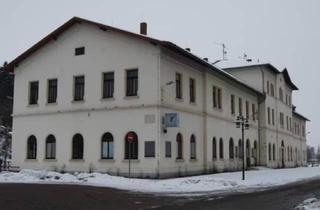 Haus kaufen in Am Bahnhof, 08606 Oelsnitz, Historisches Bahnhofsgebäude mit Wohnungen und großem Gewerbepotenzial in Oelsnitz/Vogtland