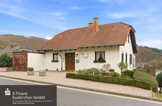 Einfamilienhaus kaufen in 53520 Schuld, Schuld: freistehendes Einfamilienhaus mit Garten und Garage! 360° Begehung