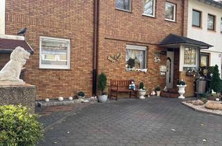 Haus kaufen in 45772 Marl, Provisionsfreies Zweifamilienhaus mit Garage, Terrasse und Klimaanlage