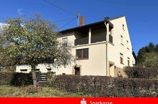 Haus kaufen in 57610 Ingelbach, Ingelbach, Nähe Altenkirchen, großes Wohnhaus mit Garten und zwei Garagen