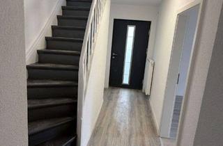 Haus kaufen in 66787 Wadgassen, Familienidylle in Wadgassen: Stilvolles, renoviertes Haus mit großzügigem Garten und 2 Garagen.