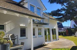 Einfamilienhaus kaufen in Herrenberger Straße 26, 71154 Nufringen, Wohlfühlen leicht gemacht - Freistehendes Einfamilienhaus mit sonnigen Terrassen und Balkonen