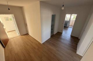 Wohnung kaufen in Paul-Lincke-Weg, 65812 Bad Soden, Modernisierte 2-Zimmer-Wohnung (66,78 m²) mit Balkon, Garage und Fernblick in zentraler Lage