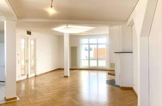 Wohnung kaufen in Witzlebenstrasse, 14057 Charlottenburg, Großzügige Luxus-Dachgeschoßwohnung in Traumlage nahe Lietzensee