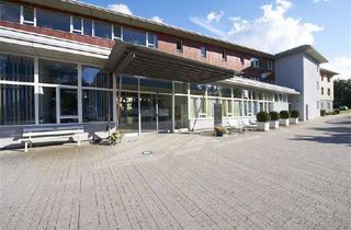 Sozialwohnungen mieten in Strümpfelbacher Str. 63, 71384 Weinstadt, 2-Zi.-Wohnung, Altersgerechtes Wohnen im Otto-Mühlschlegel-Haus (WBS) ü60