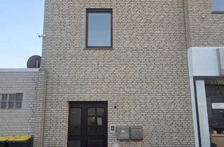 Wohnung mieten in Hilfarther Str 43, 41836 Hückelhoven, Zweifamilienhaus Geräumige 4-Zimmer Wohnung in Hückelhoven