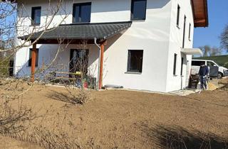 Wohnung mieten in Unteruttlau 10c, 94542 Haarbach, Neubauwohnung direkt am Golfplatz mit eigenem Garten in Uttlau zu vermieten