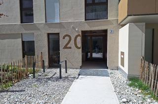 Wohnung mieten in Banater Straße 20, 82538 Geretsried, Erstbezug: Helle 2-Zimmer Wohnung mit Balkon und Dachterassen-Zugang im 4. OG (OPUS.G)