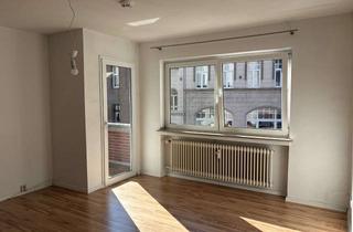 Wohnung mieten in Koblenzer Str. 85-87, 50968 Bayenthal, Rheinnähe! Lichtdurchflutete 2 Zi.Whg. mit sanierten Bad, sep. Küche und Balkon