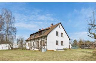 Haus kaufen in 91575 Windsbach, Freistehendes Zweifamilienhaus mit 3 Garagen und großem Garten in Windsbach zur Modernisierung