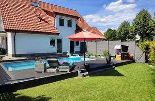 Haus kaufen in 59505 Bad Sassendorf, Exklusives Mehrgenerationenhaus mit zwei Wohneinheiten, Pool, Sauna, Photovoltaik und Garagen